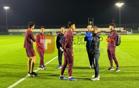 南宫官方网站-【现场直击】中乌赛后的老友会 卡纳瓦罗再会众弟子