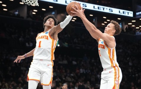 南宫体育-骑士122-116险胜老鹰，米切尔迎2大里程碑，但阿特金森却如坐针毡